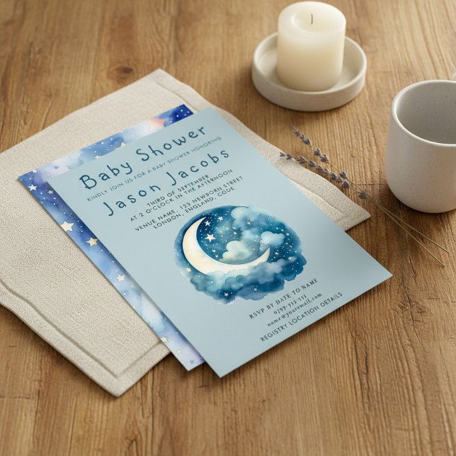 Sterne und Mond Baby Dusche blau Einladung (Stars and moon baby shower blue invitation with fluffy clouds and dreamy crescent moon.)