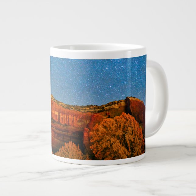 Sterne und Roter Rock Jumbo-Tasse (Vorderseite Rechts)