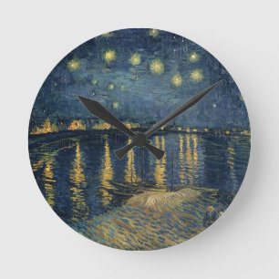 Sternenklare Nacht Vincent van Goghs   über der Runde Wanduhr