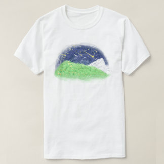 Sternennacht über dem grünen Hügel - Wachsmalstift T-Shirt