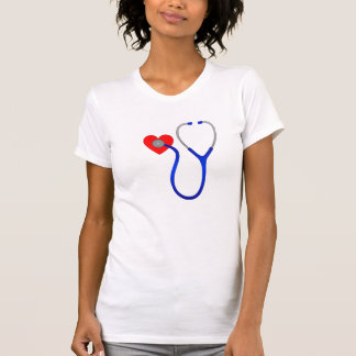 Stethoskop und Herz-T-Shirt T-Shirt