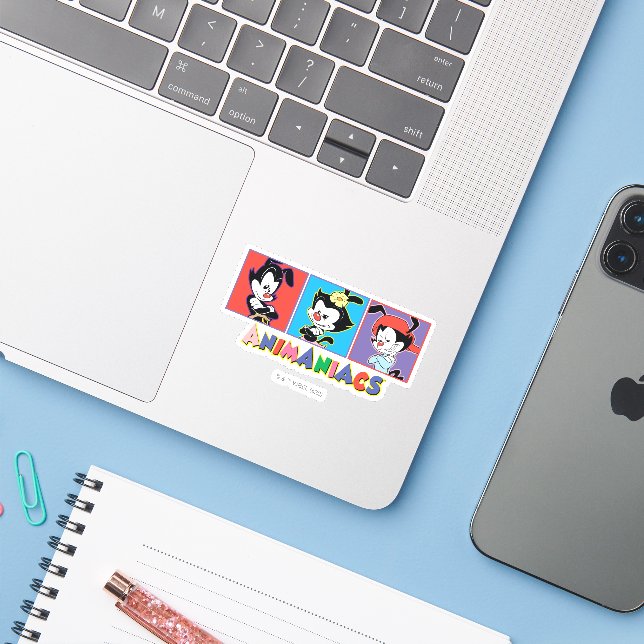 Sticker Animaniacs | Graphique de panneau Yakko, Dot et Wa (Ordinateur portable avec iPhone)