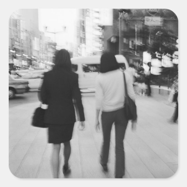 Sticker Carré Asie, Japon, Tokyo. Jeunes femmes sur la Ginza. (Devant)