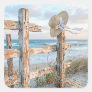 Sticker Carré Chapeau de soleil sur une clôture de plage