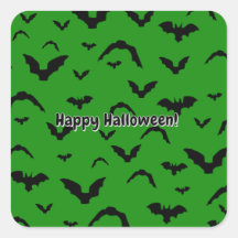 Chauves-souris volantes sur fond vert