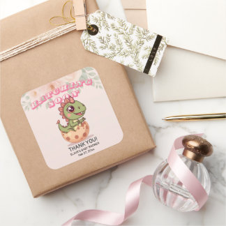 Sticker Carré Cute Pink Dino Hatching Soon