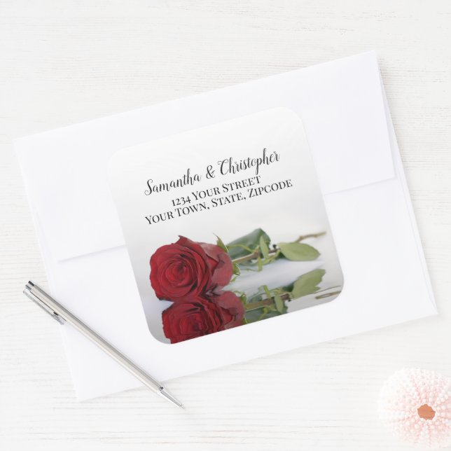 Sticker Carré Élégant Mariage de Réflexions de Rose Rouge (Enveloppe)