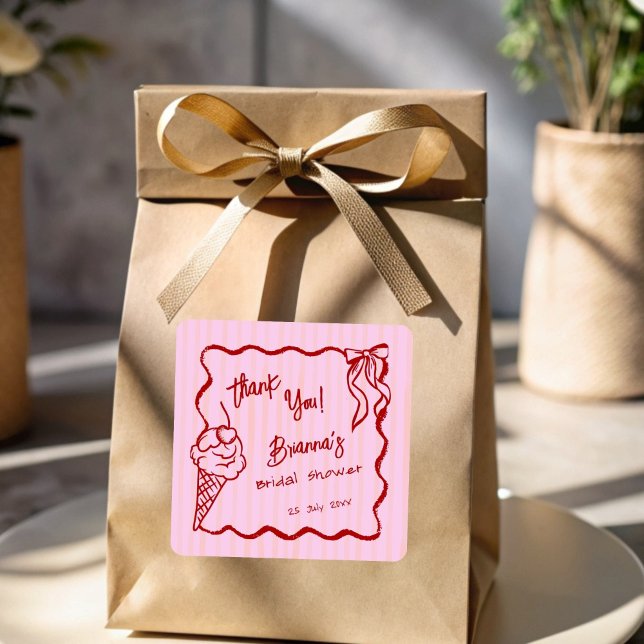 Sticker Carré Elle a été écumée faveur de baiser de mariage de g (She's been scooped up ice cream bridal shower personalized favor sticker)