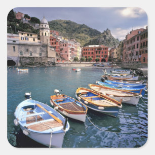 Sticker Carré Europe, Italie, Vernazza. Bateaux peints de couleu