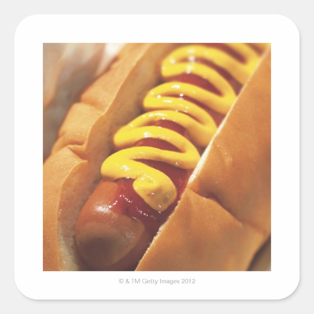 Sticker Carré gros plan d'un hot-dog (Devant)