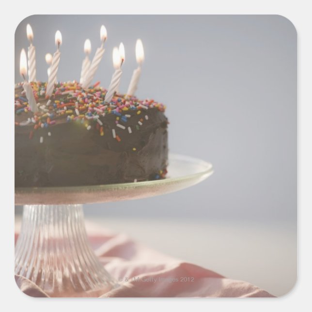 Sticker Carré Gros plan sur le gâteau d'anniversaire au chocolat (Devant)