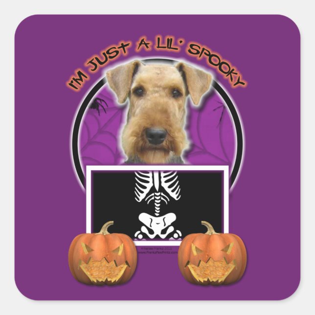 Sticker Carré Halloween - Just a Lil Éffrayant - Airedale (Devant)