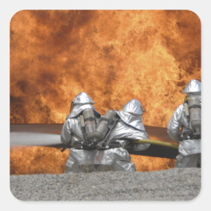 Sticker Carré Les pompiers neutralisent un feu