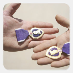 Sticker Carré Les récipiendaires de Purple Heart affichent leurs