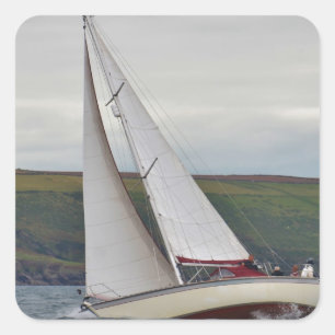 Sticker Carré Petit yacht naviguant dur