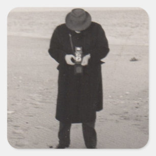 Sticker Carré Photographe des années 1940 sur la plage