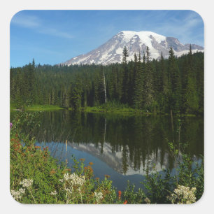 Sticker Carré Réflexion du lac Rainier avec Fleurs sauvages