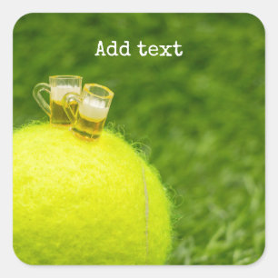 Sticker Carré Tennis Joyeux Anniversaire Tennis ball avec bière