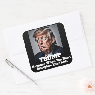 Sticker Carré Trump arrive