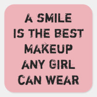 Un sourire est le meilleur maquillage qu'une fille