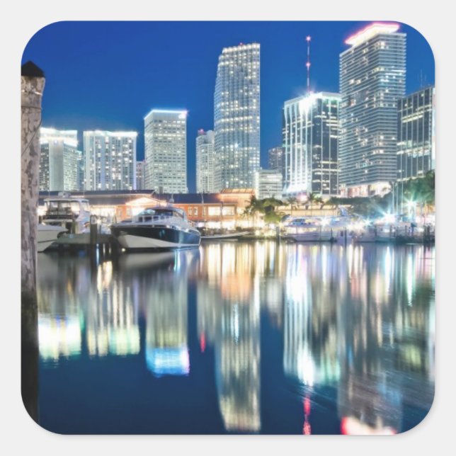 Sticker Carré View of skyline with reflection in water, Miami (Devant)