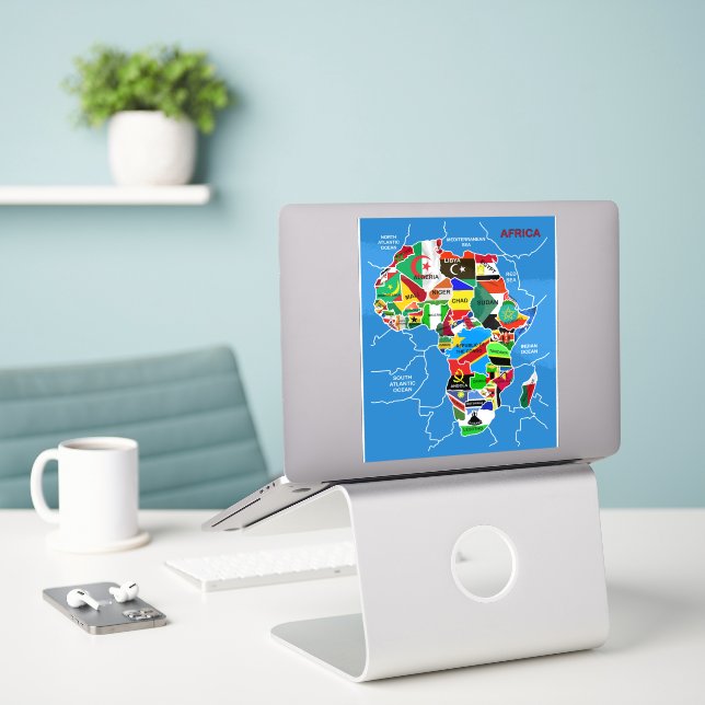 Sticker Carte de l'Afrique avec drapeaux (Ordinateur portable sur le bureau)
