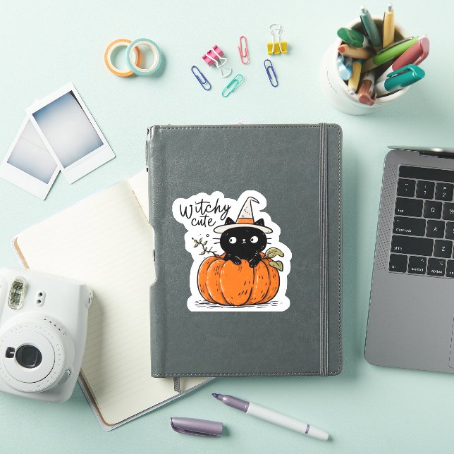 Sticker Chat noir mignon en citrouille avec casquette sorc (Couverture iPad)