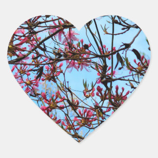 Sticker Cœur Boucles de fleurs roses sur un arbre