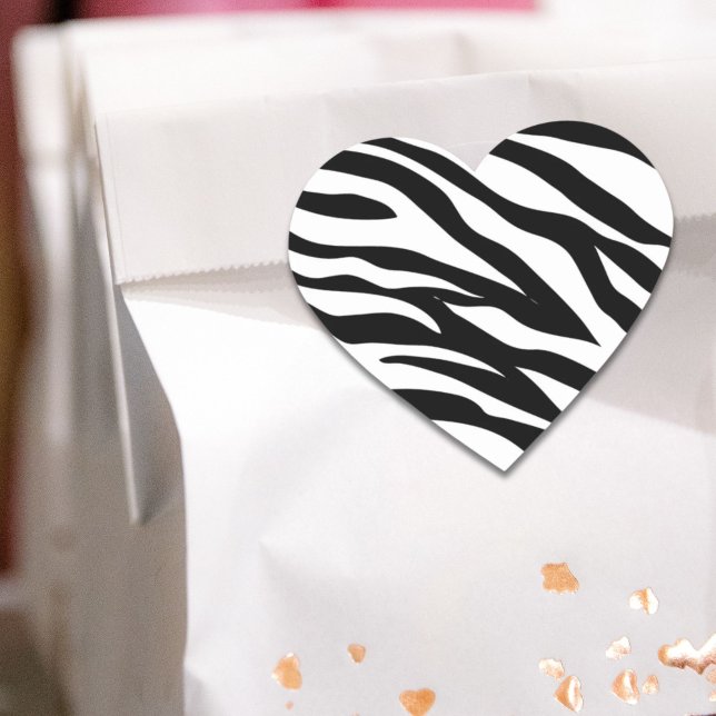 Sticker Cœur Fête d'anniversaire chic safari avec impression zè (Chic black white zebra print safari birthday party heart sticker)