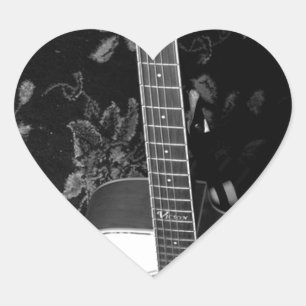 Sticker Cœur Magnifique Belle Guitare Africaine en Niveaux de g