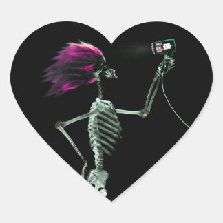 Sticker Cœur Squelette radiographié séchant ses cheveux au sèch