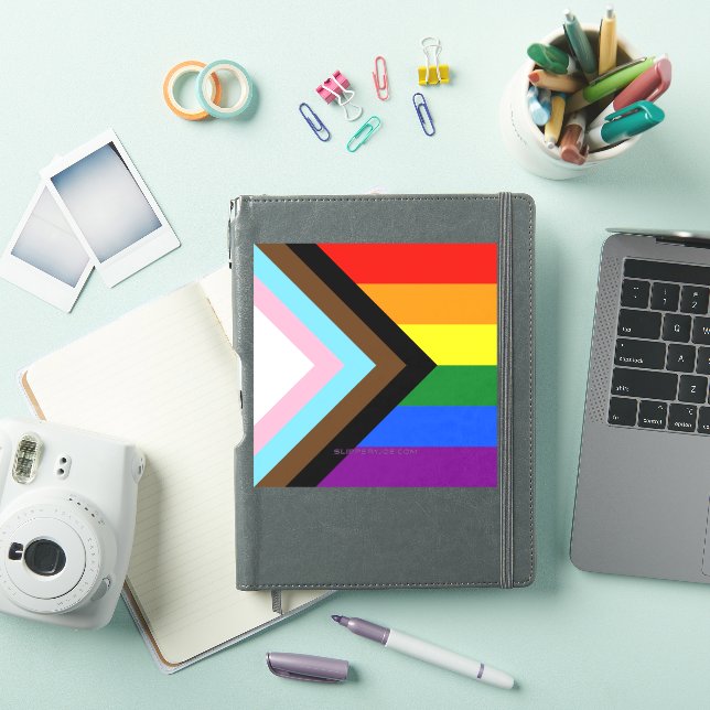 Sticker Drapeau de fierté Progress Pride de SlipperyJoe's  (Couverture iPad)