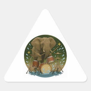Sticker: Elefant spielt Trommeln in einer Wasserrö Dreieckiger Aufkleber