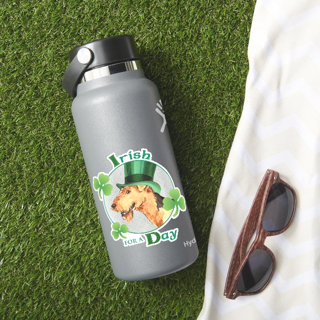 Sticker en vinyle Airedale de la Saint Patrick (HydroFlask Insitu)