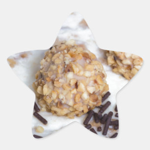 Sticker Étoile Gâteau aux amandes avec arrosage au chocolat détai