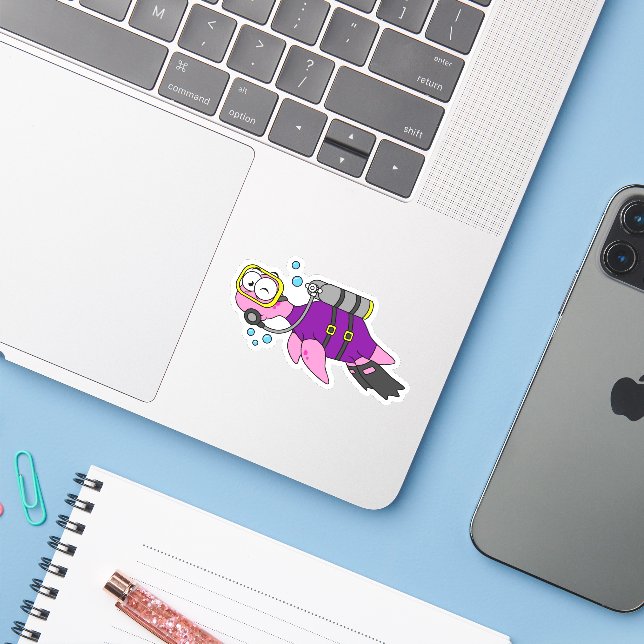 Sticker Illustration D'Un Loch Ness Monster Scuba Diver. (Ordinateur portable avec iPhone)