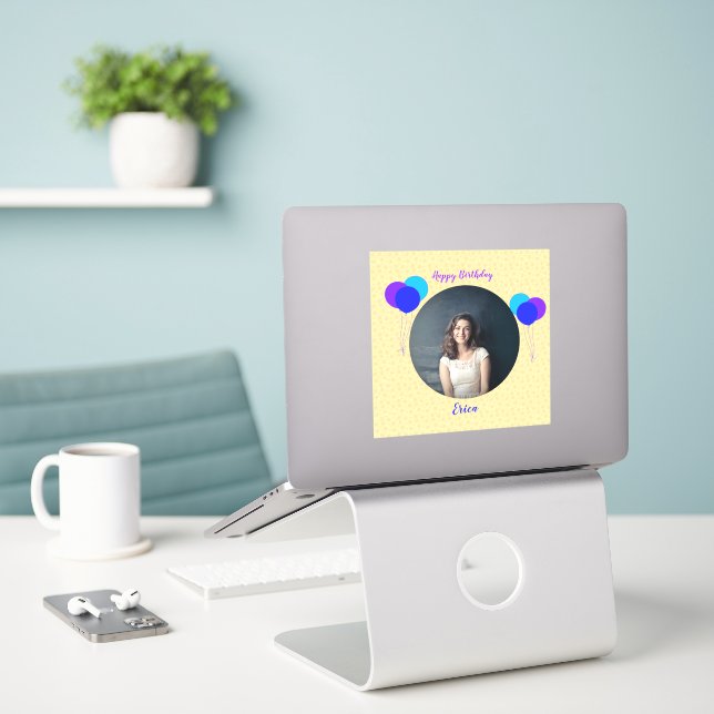 Sticker Joyeux Ballons d'anniversaire Personnalisé Photo T (Ordinateur portable sur le bureau)