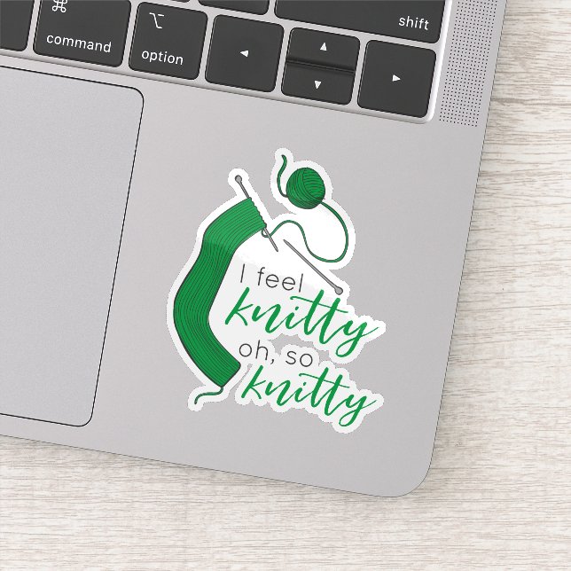 Sticker Kelly Green Je Me Sens Knitty, Oh So Knitty (Détail)