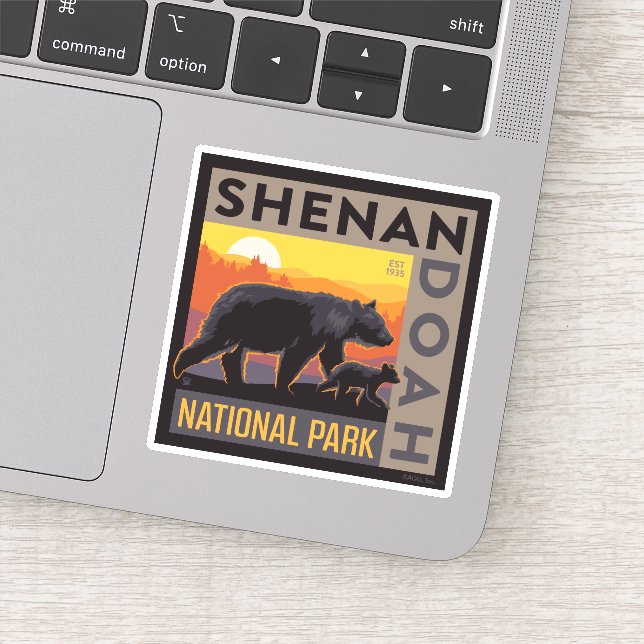 Sticker Le Parc national de Shenandoah | Mama Bear & Cubs (Détail)