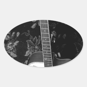 Sticker Ovale Magnifique Belle Guitare Africaine en Niveaux de g