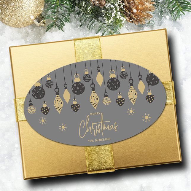 Sticker Ovale Ornements de Noël chic sur gris (Chic black and gold Christmas tree ornaments on grey square 4.25" x 2.7" oval stickers)