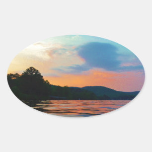 Sticker Ovale Pêche et coucher de soleil sur le lac de montagne