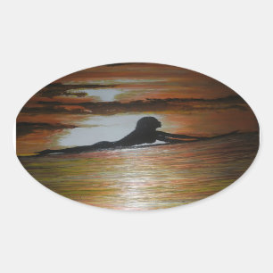 Sticker Ovale Silhouette de la fille surfeuse