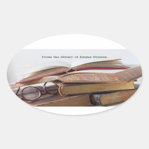 Sticker Ovale Vieux livres avec lunettes