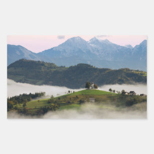 Sticker Rectangulaire Eglise Thomas et montagnes, rectangle Slovénie