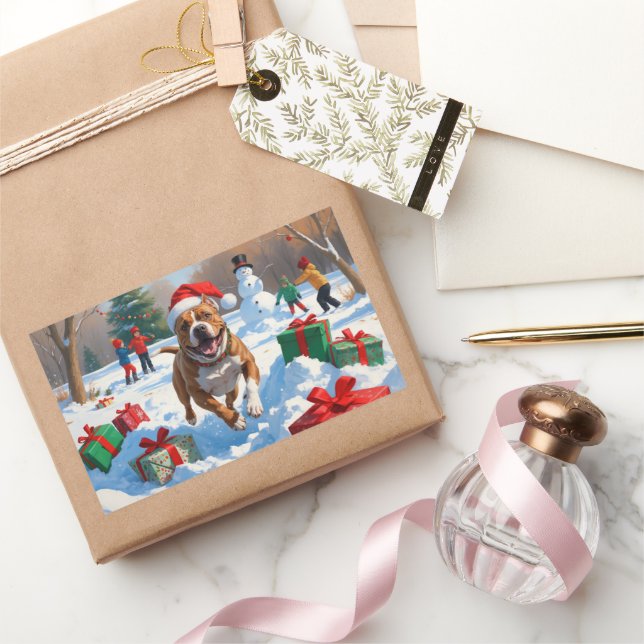 Sticker Rectangulaire Pitbull Dog courir dans la neige avec le Casquette (Cadeaux)