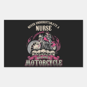 Sticker Rectangulaire Sous-estimer l'infirmière qui conduit le moto moto
