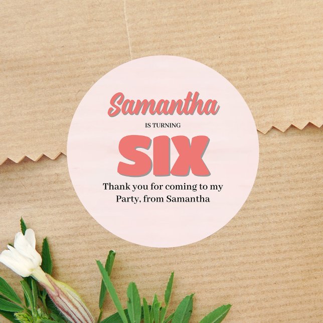 Sticker Rond 6e anniversaire rose Fille fête florale (Pink sixth birthday party favor sticker. )