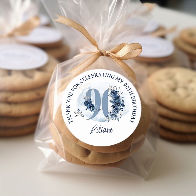 Sticker Rond 90e anniversaire Floral Numéro Merci bleu côtier (90th Birthday Sticker from my Floral Number Birthday Party Collection)