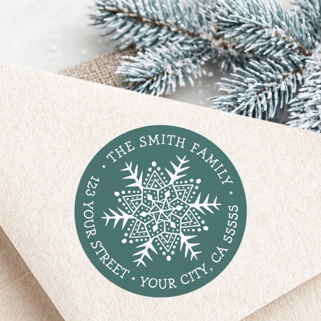 Sticker Rond Adresse de retour verte de pin à flocon blanc (Whimsical snowflake pine green return address classic round sticker)